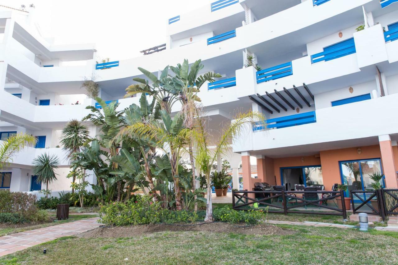 Duquesa Suites Golf And Gardens Manilva Exterior foto